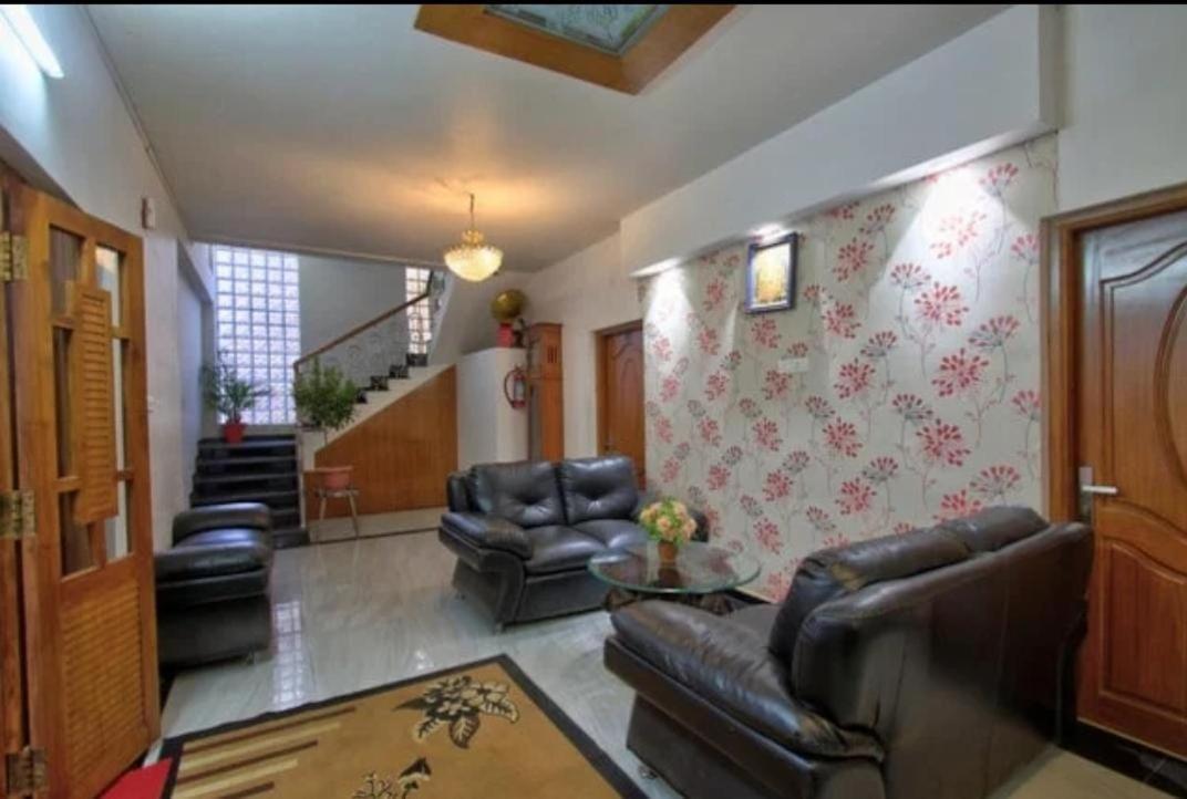 Savi'S Home Stay อูตี ภายนอก รูปภาพ