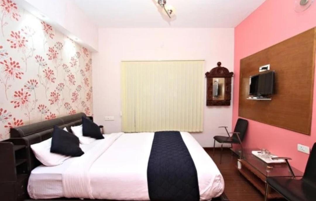 Savi'S Home Stay อูตี ห้อง รูปภาพ